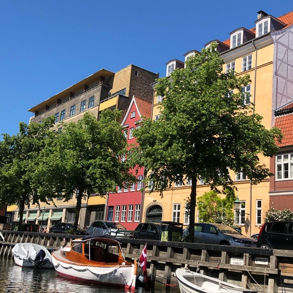 Meet your Posher, Alex - Picture 1 of 1